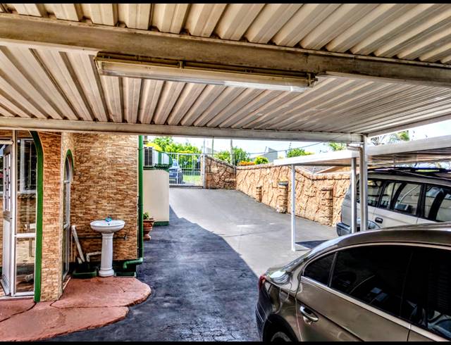 5 BEDROOM HOUSE FOR SALE IN SHALLCROSS